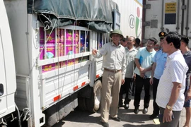 Kiểm tra của Trung ương kiểm tra công tác phòng, chống bệnh dịch tả lợn châu Phi tại khu vực cửa khẩu Móng Cái. (Nguồn: TTXVN)