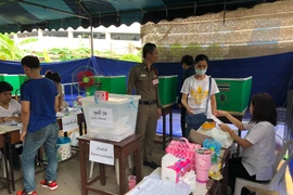 Một điểm bỏ phiếu bầu cử sớm ở Thái Lan. (Ảnh: PV/Vietnam+)