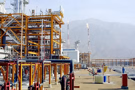 Ảnh tư liệu: Cơ sở khai thác khí đốt South Pars ở cảng miền nam Assaluyeh, Iran. (Nguồn: AFP/TTXVN)