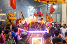 Sôi động Lễ rước "Ông Lợn" năm Kỷ Hợi 2019 ở làng La Phù