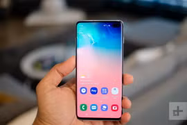 Samsung Galaxy S10 Plus. (Nguồn: Digital Trends)