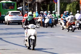Nắng nóng ở Thành phố Hồ Chí minh. (Ảnh: Thanh Vũ/TTXVN)