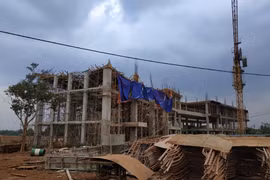 Hiện trường vụ sập giàn giáo. (Ảnh: Tuấn Anh/TTXVN)