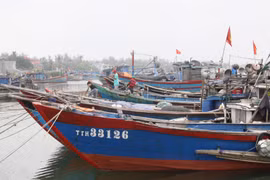 Thừa Thiên-Huế cấm tàu, thuyền hoạt động trên biển và cửa sông. (Nguồn: TTXVN)