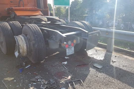 Hiện trường vụ tai nạn khiến cao tốc Thành phố Hồ Chí Minh-Trung Lương ùn tắc nghiêm trọng. (Ảnh: Bùi Giang/TTXVN)