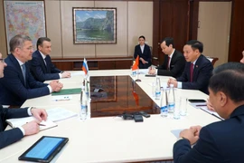 Tổng thống Bashkortostan Radiy Khabirov tiếp Đại sứ Việt Nam Tại Nga Ngô Đức Mạnh. (Ảnh: Tâm Hằng/TTXVN)