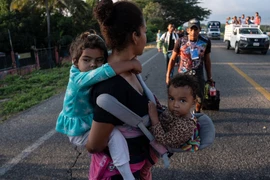 Người di cư đổ về bang Oaxaca , Mexico, trong hành trình tới Mỹ. (Nguồn: AFP/TTXVN)