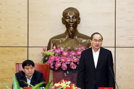 Chủ tịch Ủy ban Trung ương Mặt trận Tổ quốc Việt Nam Nguyễn Thiện Nhân phát biểu kết luận buổi làm việc. (Ảnh: Nguyễn Dân/TTXVN)