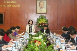 Trưởng ban Dân vận Trung ương Trương Thị Mai phát biểu tại buổi làm việc. (Ảnh: Phương Hoa/TTXVN)