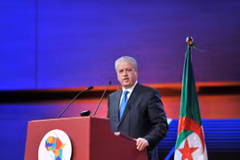 Thủ tướng Algeria Abdelmalek Sellal phát biểu tại lễ khai mạc Diễn đàn. (Nguồn: THX/TTXVN)