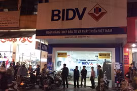 Chi nhánh ngân hàng BIDV bị cướp. (Ảnh Hồ Cầu/TTXVN)