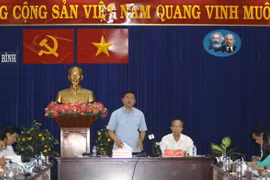 Bí thư Thành ủy Đinh La Thăng phát biểu tại buổi làm việc. (Ảnh: Thanh Vũ/TTXVN)