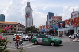 Trung tâm Thành phố Hồ Chí Minh được trang hoàng cổ động cho ngày bầu cử. (Ảnh: Tràng Dương/TTXVN)