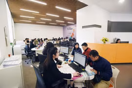 Báo cáo tài chính quý 4/2020, VNDIRECT đạt doanh thu 721,6 tỷ đồng và lợi nhuận kế toán sau thuế đạt 242,9 tỷ đồng. (Ảnh: Vietnam+)