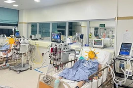 Lần đầu đào thải CO2 qua màng ngoài cơ thể cứu 2 bệnh nhân nguy kịch