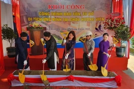 Nghi thức khởi công công trình Bảo tồn, tu bổ di tích Ưng Bình tại Châu Hương Viên. (Ảnh: Mai Trang/TTXVN)