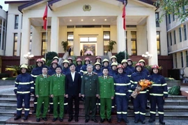 Đại tướng Tô Lâm, Bộ trưởng Bộ Công an với Đoàn công tác Bộ Công an đi cứu nạn, cứu hộ tại Thổ Nhĩ Kỳ. (Ảnh: Phạm Kiên/TTXVN)