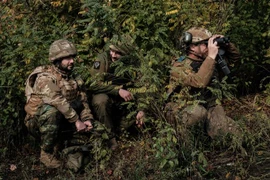 Binh sỹ Ukraine làm nhiệm vụ tại vùng Donetsk ngày 12/10/2022. (Ảnh: AFP/TTXVN)