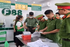 Công an các đơn vị, địa phương kiểm tra hàng loạt chi nhánh, cơ sở của Công ty tài chính F88. (Nguồn: Báo điện tử Đảng Cộng sản Việt Nam)