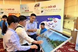 Công nghệ thực tế ảo trong du lịch. (Ảnh: Ánh Tuyết/TTXVN) 