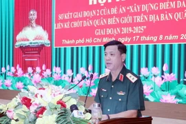 Trung tướng Nguyễn Trường Thắng, Tư lệnh Quân khu 7 phát biểu chỉ đạo Hội nghị. (Ảnh: Xuân Khu/TTXVN)