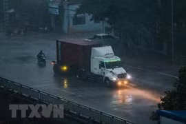 Mưa và dông. (Ảnh: Trọng Đạt/TTXVN)
