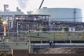 Một cơ sở khai thác dầu của tập đoàn Chevron tại El Segundo, California, Mỹ. (Ảnh: AFP/ TTXVN)