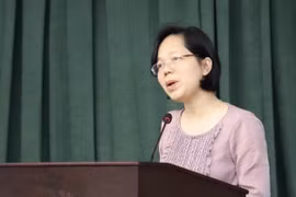 Bà Đàm Thị Vân Thoa, Trưởng ban Chính sách-Luật pháp của Trung ương Hội Liên hiệp Phụ nữ Việt Nam phát biểu. (Ảnh: Thanh Vũ/TTXVN)