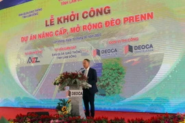 Chủ tịch UBND tỉnh Lâm Đồng Trần Văn Hiệp phát biểu tại lễ khởi công Dự án nâng cấp, mở rộng đèo Prenn. (Ảnh: Quốc Hùng-Nguyễn Dũng/TTXVN)