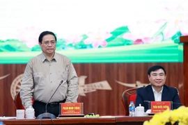 Thủ tướng Phạm Minh Chính làm việc với lãnh đạo chủ chốt tỉnh Điện Biên. (Ảnh: Dương Giang/TTXVN)