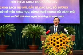 Chủ tịch UBND Thành phố Hồ Chí Minh Phan Văn Mãi phát biểu tại Hội thảo. (Ảnh: Thu Hoài/TTXVN)
