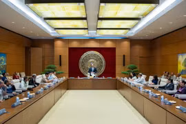 Phó Chủ tịch Quốc hội Trần Quang Phương gặp mặt Đoàn đại biểu là hội viên Hội Tù Yêu nước tỉnh Quảng Ngãi. (Nguồn: Công thông tin Điện tử Quốc hội)