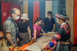 Hà Giang: Độc đáo nghề se lanh dệt vải của đồng bào dân tộc Mông ở Lùng Tám 