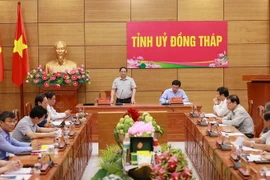 Thủ tướng Phạm Minh Chính làm việc với Ban Thường vụ Tỉnh ủy Đồng Tháp. (Ảnh: Dương Giang/TTXVN)