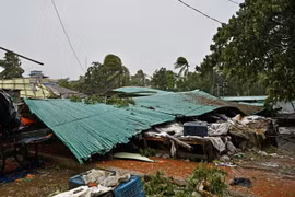 Một khu chợ bị phá hủy do bão Mocha tại Teknaf, Bangladesh, ngày 14/5 vừa qua. (Ảnh: AFP/TTXVN)