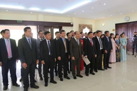 Quang cảnh lễ dâng hương kỷ niệm 133 năm Ngày sinh Chủ tịch Hồ Chí Minh (19/5/1890-19/5/2023) tại trụ sở Đại sứ quán Việt Nam tại Vương quốc Campuchia. (Ảnh: Hoàng Minh/TTXVN)