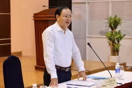 Thứ trưởng Bộ Tài nguyên và Môi trường Lê Minh Ngân phát biểu tại hội thảo. (Ảnh: Hồng Giang/TTXVN)