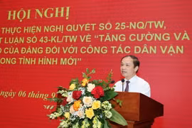 Ông Phạm Tất Thắng, Ủy viên Trung ương Đảng, Phó Trưởng Ban Thường trực Ban Dân vận Trung ương phát biểu tại Hội nghị. (Ảnh: TTXVN)
