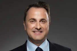 Thủ tướng Chính phủ Phạm Minh Chính và Thủ tướng Luxembourg Xavier Bettel trước khi tiến hành hội đàm vào ngày 9/12/2022, tại Luxembourg. (Ảnh: Dương Giang/TTXVN)