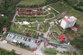 Cơ sở Canary Garden, xã An Hòa Hải, huyện Tuy An, tỉnh Phú Yên, xây dựng nhiều hạng mục công trình và đón khách như một điểm du lịch trong Tết Nguyên đán vừa qua. (Ảnh: TTXVN phát)