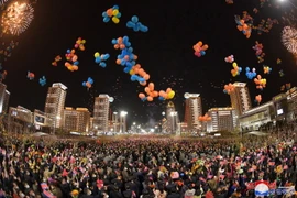 Lễ khánh thành 10.000 căn hộ mới ở quận Hwasong, thủ đô Bình Nhưỡng, ngày 16/4 vừa qua. (Ảnh: Yonhap/TTXVN)