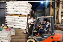 Nhập khẩu nông lâm thủy sản tăng, mặt hàng ngô có đột biến
