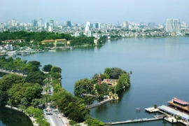 Ảnh minh họa: Đoạn đường Thanh Niên ,thành phố Hà Nội. (Nguồn: Minh Đông/TTXVN)