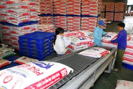 Nhập khẩu thức ăn chăn nuôi và thủy sản tăng mạnh trong 8 tháng