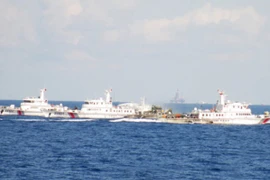 Trung Quốc huy động tàu bảo vệ quanh giàn khoan. (Nguồn: Canhsatbien.vn)