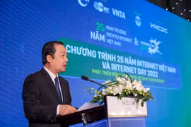 Thứ trưởng Bộ Thông tin và Truyền thông Phạm Đức Long chia sẻ về thành tự Internet Việt Nam sau 25 năm. (Ảnh: Minh Sơn/Vietnam+)