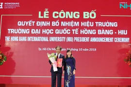 lãnh đạo UBND TPHCM đã trao quyết định bổ nhiệm NGND.PGS.TS Hồ Thanh Phong giữ chức vụ Hiệu trưởng Trường Đại học Quốc tế Hồng Bàng (HIU).