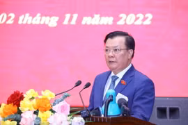 Bí thư Thành ủy Hà Nội Đinh Tiến Dũng phát biểu bế mạc hội nghị. (Ảnh: Văn Điệp/TTXVN)