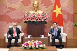 Chủ tịch Quốc hội Vương Đình Huệ tiếp ông Homero Acosta Álvarez, Ủy viên Trung ương Đảng, Tổng Thư ký Quốc hội và Hội đồng Nhà nước Cuba. (Ảnh: Doãn Tấn/TTXVN)