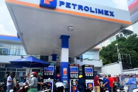 Không còn tình trạng người dân Thành phố Hồ Chí Minh đổ đến các cửa hàng xăng. (Ảnh: Hồng Đạt/TTXVN)